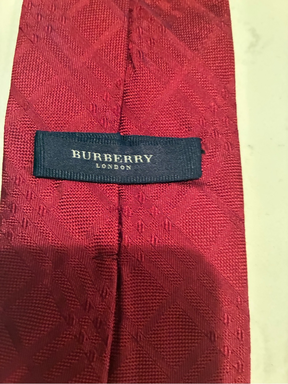 Burberry 100% Silk Designer Tie Geometric Red Jacquard Woven